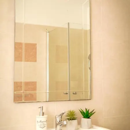 公寓 Charming In Novigrad, 45 Sqm, With Terrace
