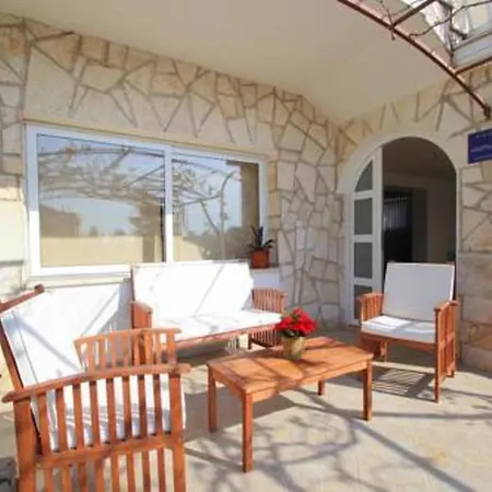 Apartmán Charming In Novigrad, 45 Sqm, With Terrace *